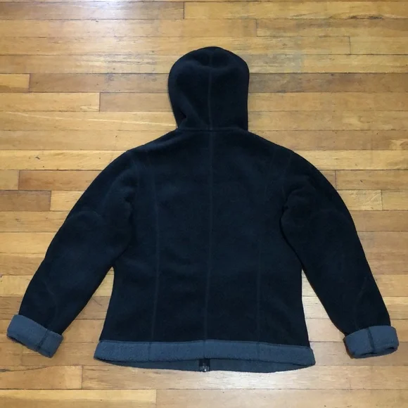 Patagonia Women’s Synchilla Arctic Fleece Jacket in Black & Grey, size Large - Picture 15 of 16
